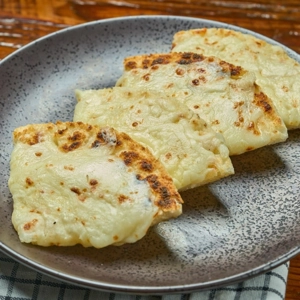 Arepa con Queso