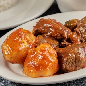 Beef Stew w/ Potatoes (Carne Con Papas)