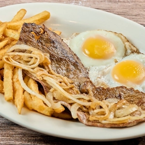 #7 Eggs with Steak & French Fries (2 Huevos con Bistec de Res y Papas Fritas)