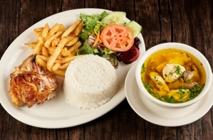 Bandeja Con Pollo  al Carbón