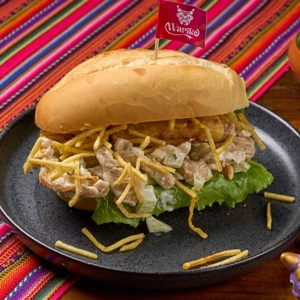 Pancito con Pollo