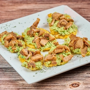 Guacamole con Tostone y Chicharrón