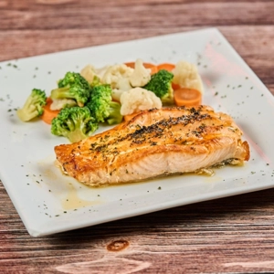 Salmon Asado con Vegetales