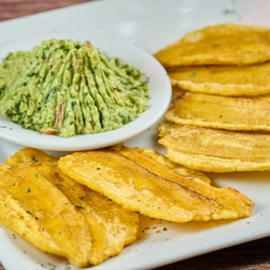 Guacamole con Tostones