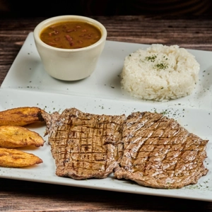 Carne Con Tostones