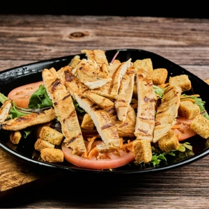 Ensalada Mixta Con Pechuga Asada