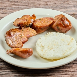 Chorizo Con Arepa
