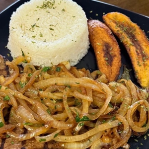 Carne Encebollada. Esp