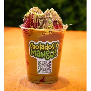 Fresas chocolate Dubai with fresh strawberries and chocolate drizzle in Jackson Heights.