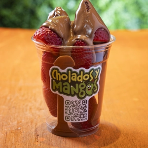 Fresas con Chocolate with strawberries and chocolate sauce in Jackson Heights.