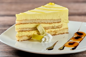 Limoncello mascarpone cake