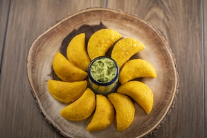 MINI EMPANADITAS DE CARNE