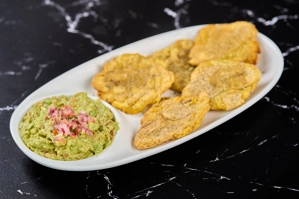 GUACAMOLE WITH TOSTONES