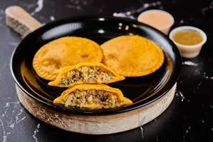 EMPANADA CARNE Y HUEVO