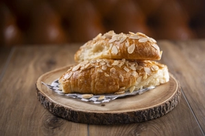 ALMONDS PUFF PASTRY 