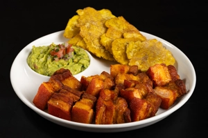 GUACAMOLE WITH PORK BELLY AND GREEN PLANTAIN(guaca/chich/toston)