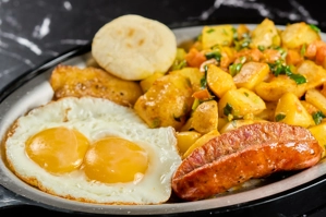 HUEVOS RANCHEROS 