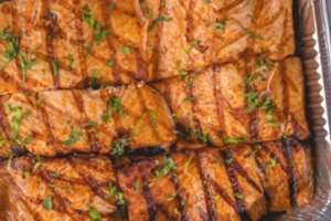 SALMÓN A LA PLANCHA CATERING