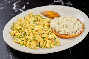 AREPA DE CHOCOLO CON HUEVOS PERICOS 