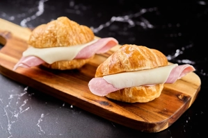 MINI CROISSANT JAMÓN & QUESO