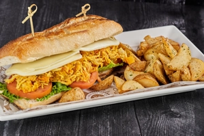 SANDWICH SHREDDED CHICKEN SANDWICH