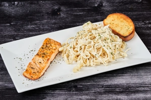 PASTA WITH SALMON(pasta con salmo)