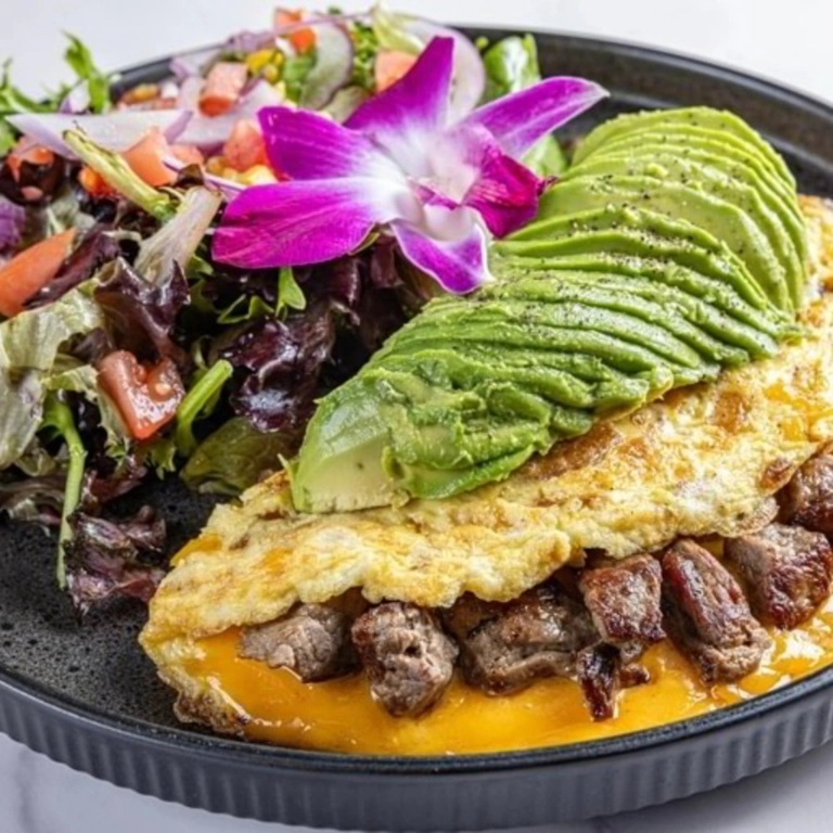 STEAK LOVERS OMELLETTE