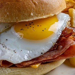HAM EGG & CHEESE SANDWICH
